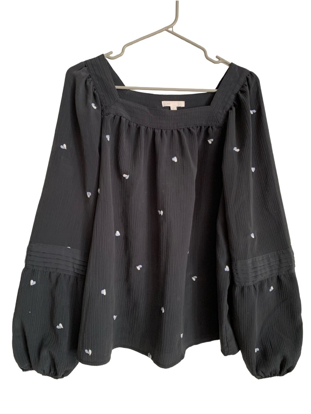 LC LAUREN CONRAD Dark Gray Long-Sleeve Square Neck White Blue Heart Motif Blouse